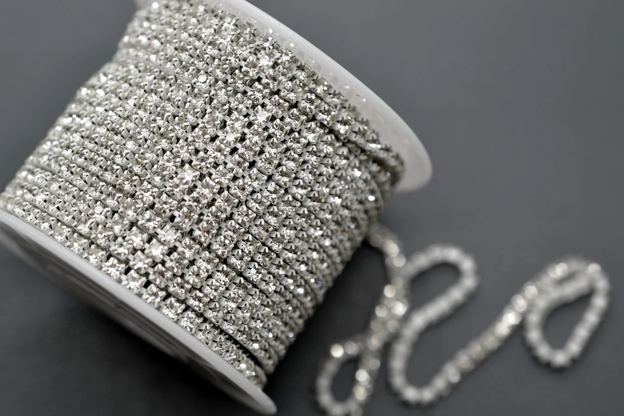 Стразовий ланцюг ss8 (2,5 мм) 1 м Crystal white - Зображення 3