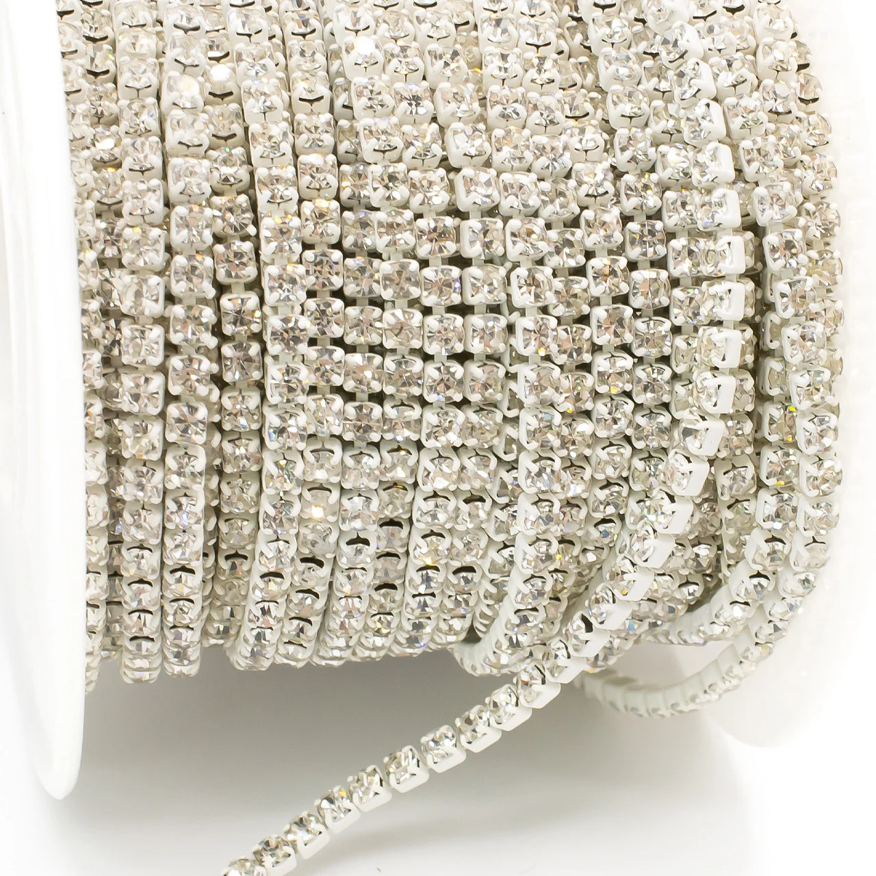 Стразовий ланцюг ss6 (2 мм) 1 м Crystal white