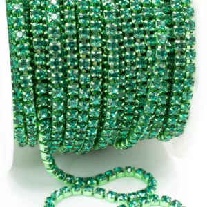 Стразовий ланцюг ss8 (2,5 мм) 1 м Green zircon grean