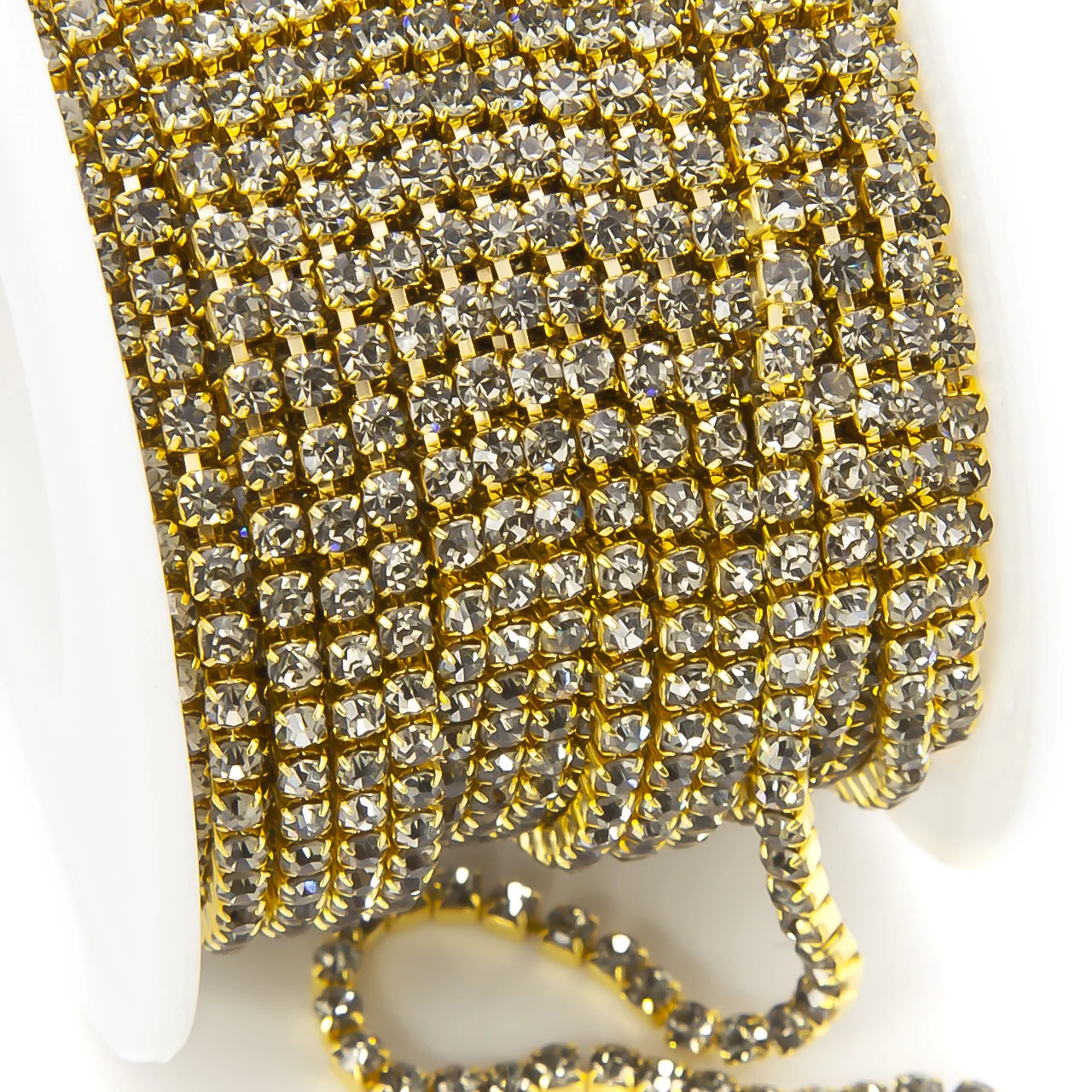 Стразовая цепь ss6 (2 мм) 1 м Black diamon gold