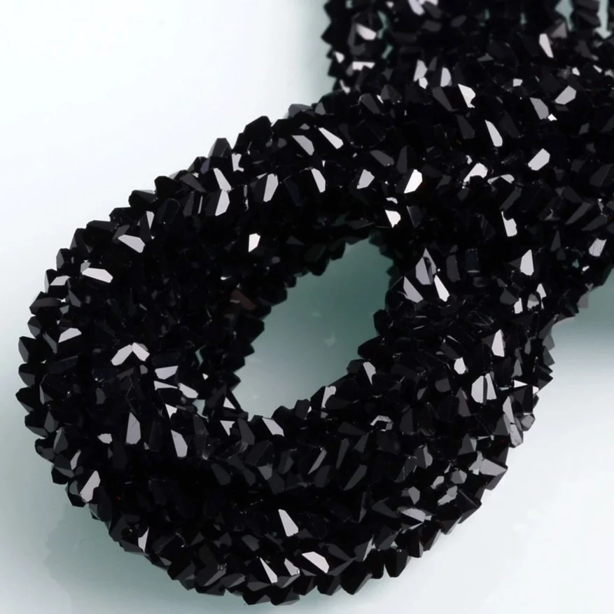 Бусины Swarovski огранка треугольник 2 мм Ø 0,8 мм 22 см (+-148 шт.) Черный непрозрачный