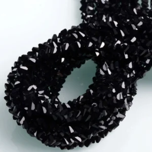Намистини Swarovski огранювання трикутник 4 мм Ø 1 мм 35 см (+-130 шт.) Чорний непрозорий