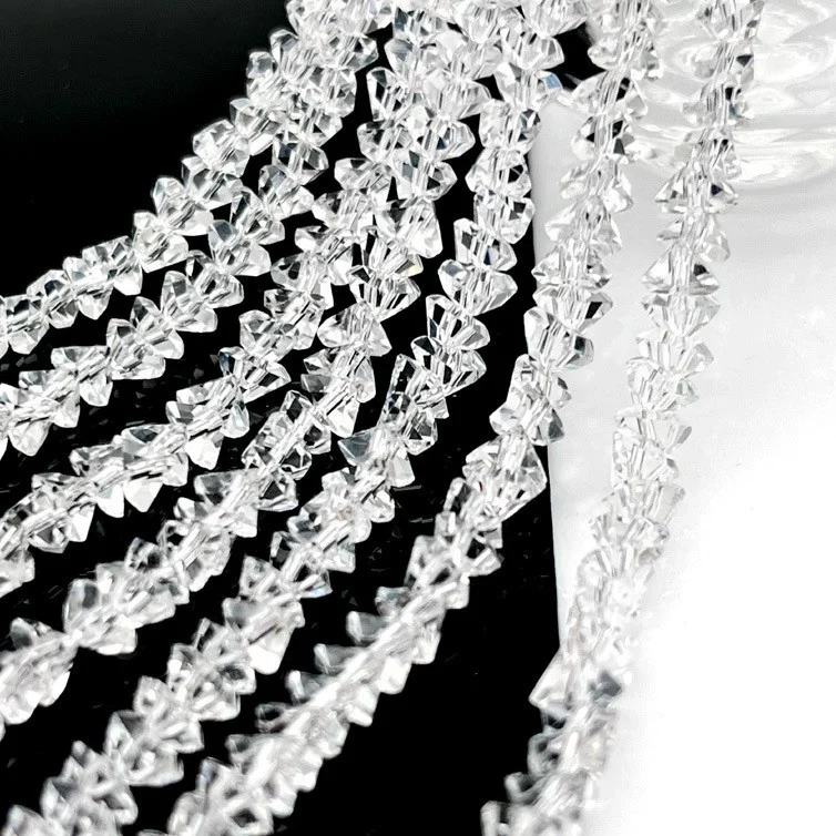 Намистини Swarovski огранювання трикутник 2 мм Ø 0,8 мм 22 см (+-148 шт.) Прозорий