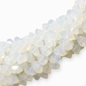 Намистини Swarovski огранювання трикутник 6 мм Ø 1 мм 30 см (+-85 шт.) Місячний