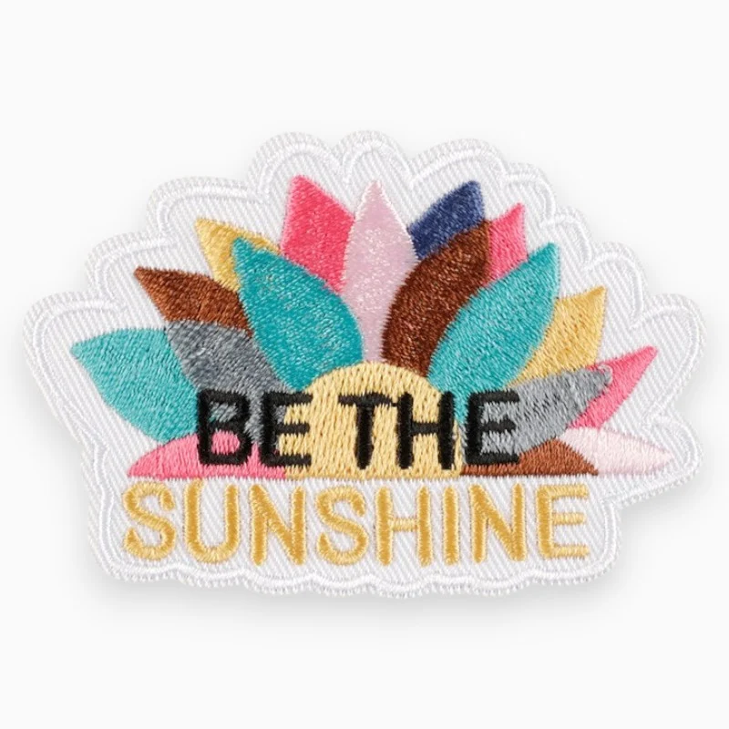 Термоаппликация Be the sunshine вышитая 5,4х7,9 см 1 шт. Разные цвета