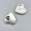 Пуговица Heart Diamond LuxFabric на ножке металл 16х16 мм 1 шт. Серебристый/Черный