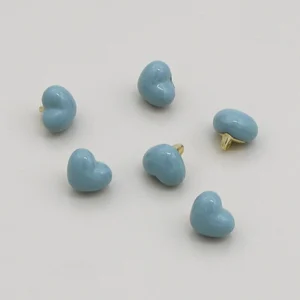 Пуговица Heart full LuxFabric на ножке металл 10х8 мм 1 шт. Голубой
