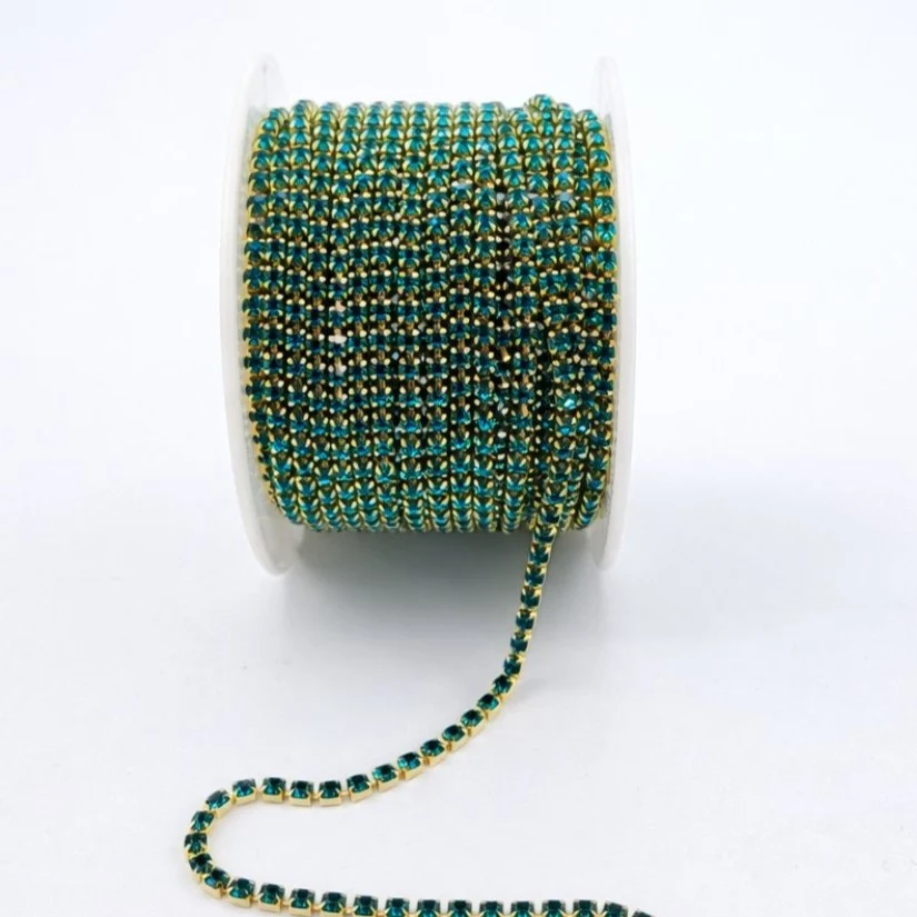 Стразовий ланцюг ss8 (2,5 мм) 1 м green zircon gold - Зображення 2