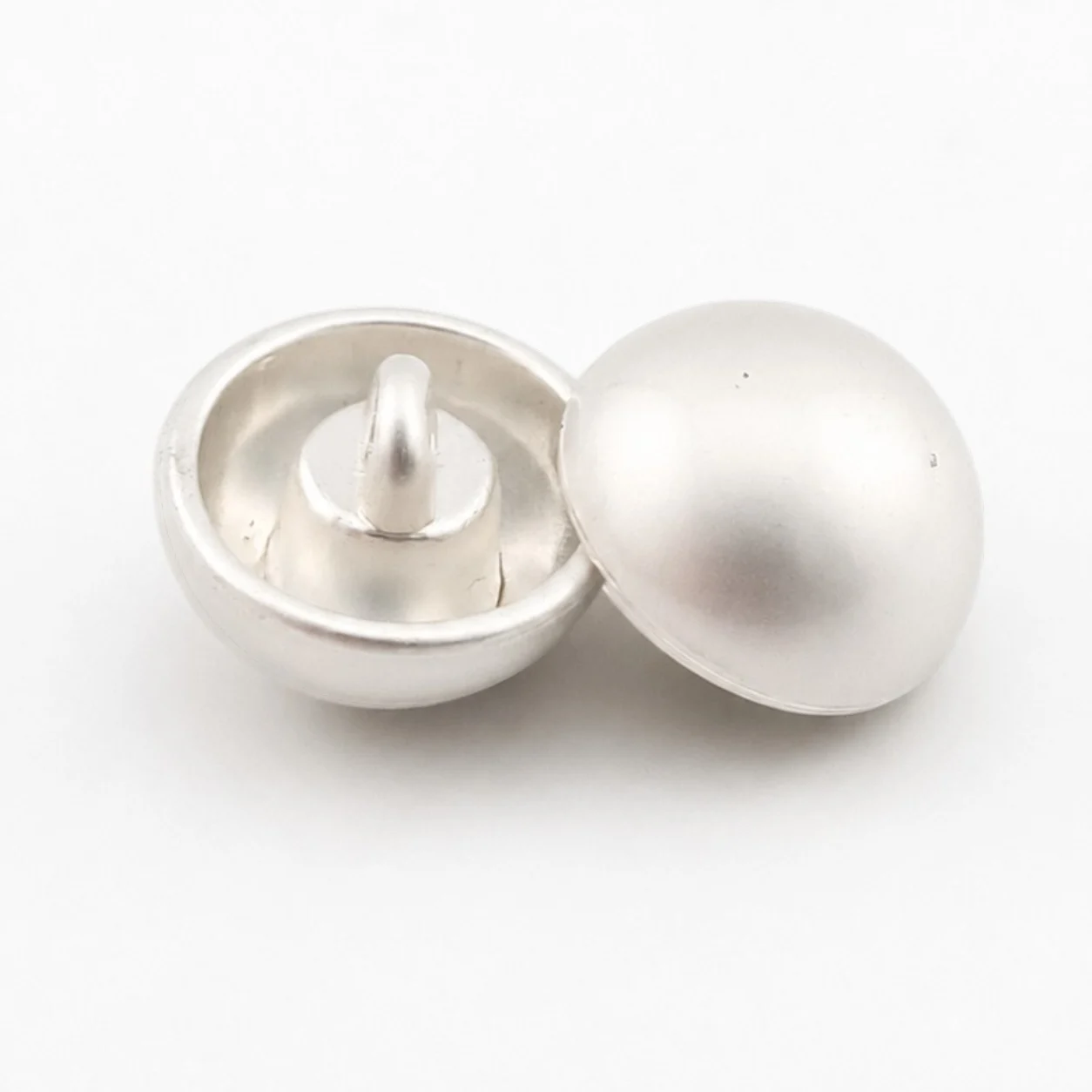 Гудзик Round Dome LuxFabric на ніжці метал 12 мм 1 шт. Білий глянцевий
