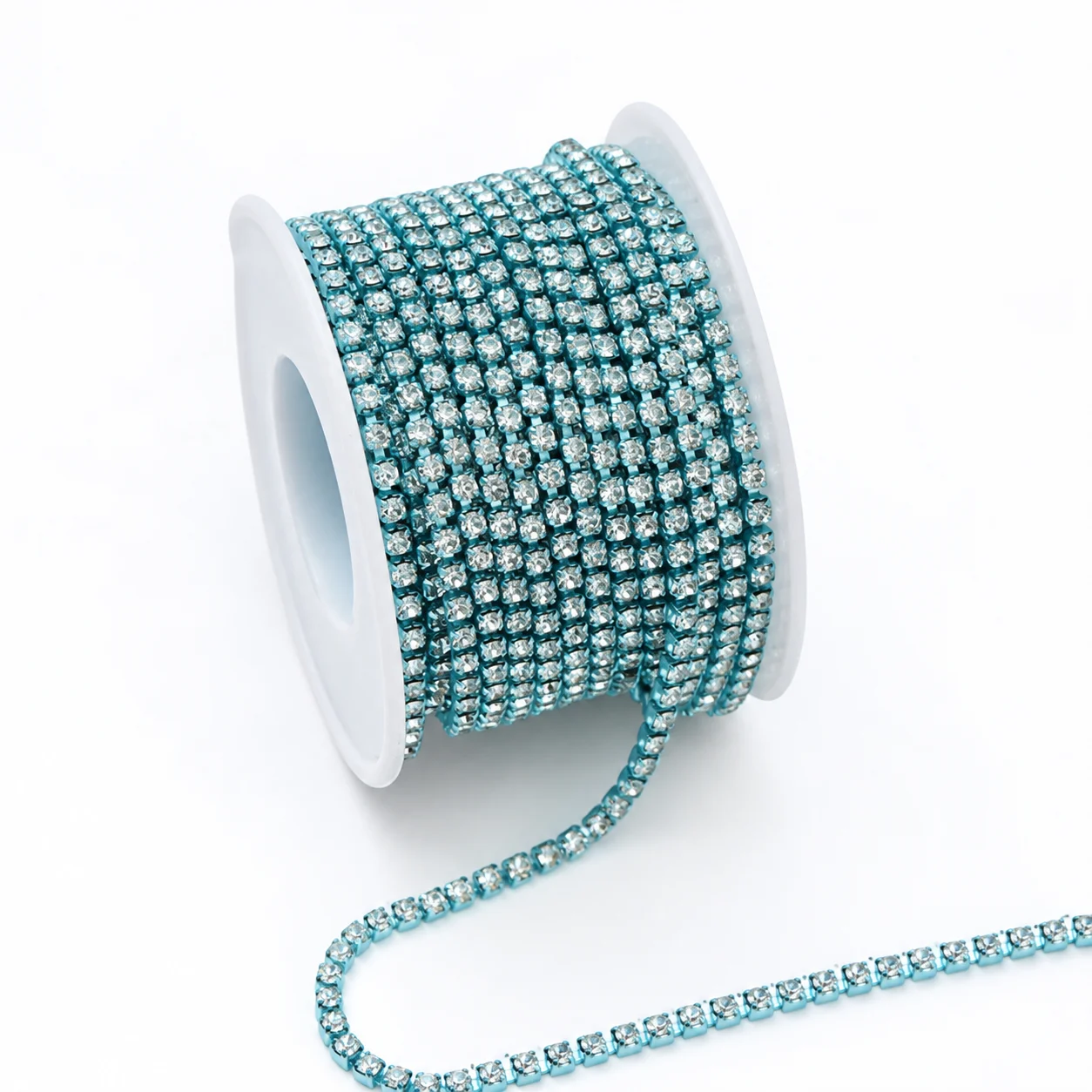 Стразовая цепь ss8 (2,5 мм) 1 м Crystal Blue