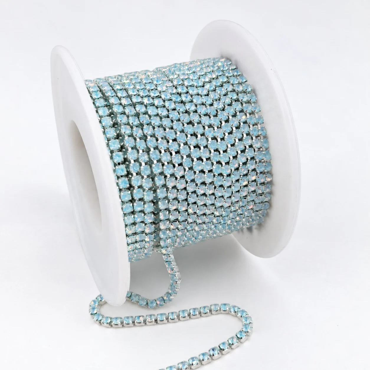 Стразовий ланцюг ss6 (2 мм) 1 м Blue Opal АВ Silver
